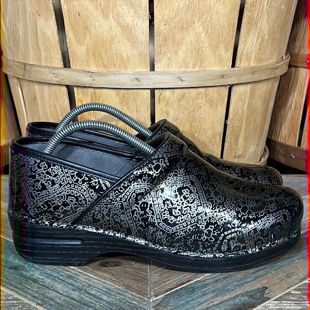 Dansko XP Black Silver Patent Slip-Resistant Professional Clogs Womens 11 EU 41